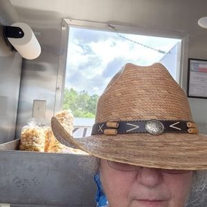 Meet your Posher, Denise